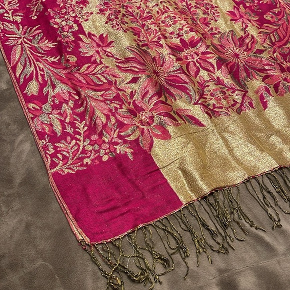 Fuschia and Gold Silk Blend Pashmina Scarf - Picture 3 of 6